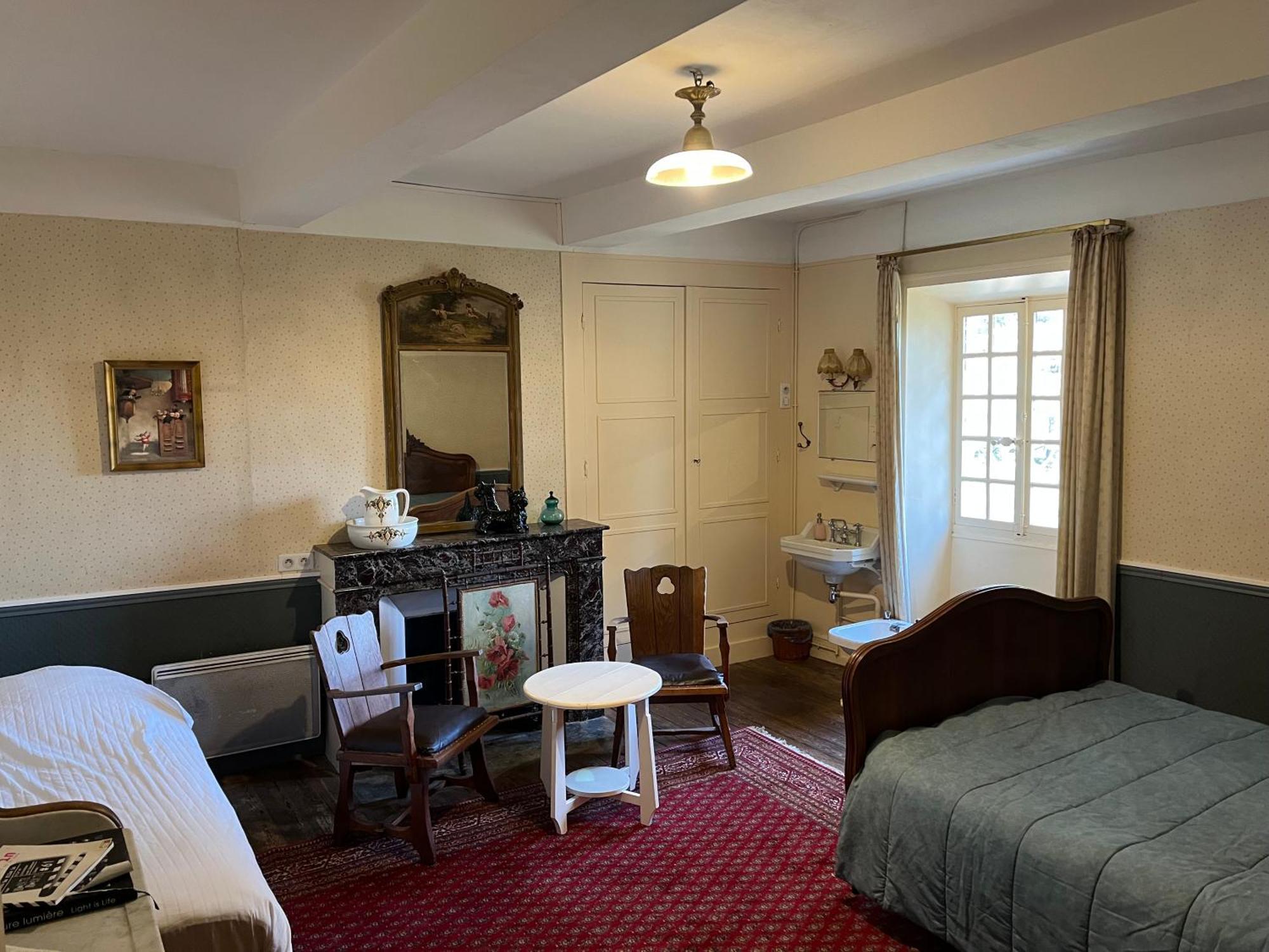 Bed and Breakfast Domaine De L'Amiral Saint-Laurent-du-Pape Exterior foto
